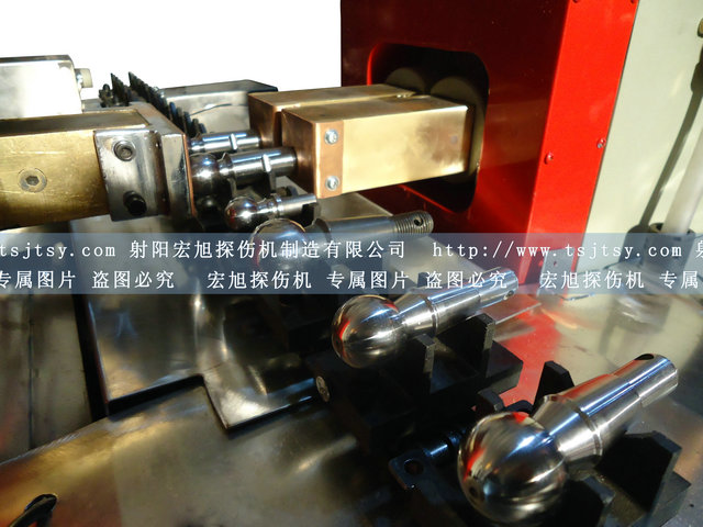 產品名稱：球頭銷專用熒光磁粉探傷機
產品型號：HCDG-2000
產品規格：熒光、二工位流水線